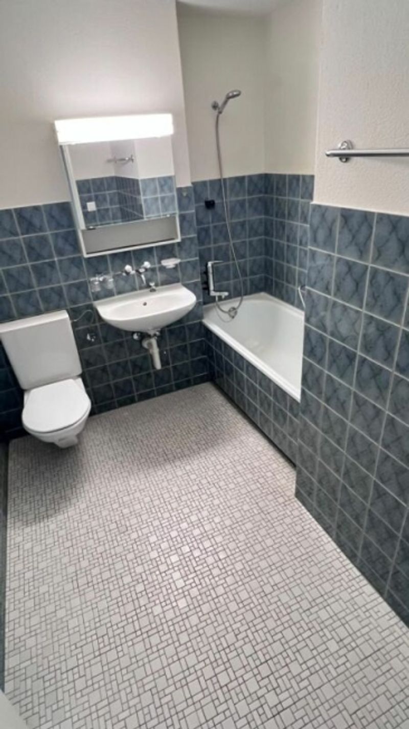 schöne helle 2 1/2 Zimmer Wohnung - 7