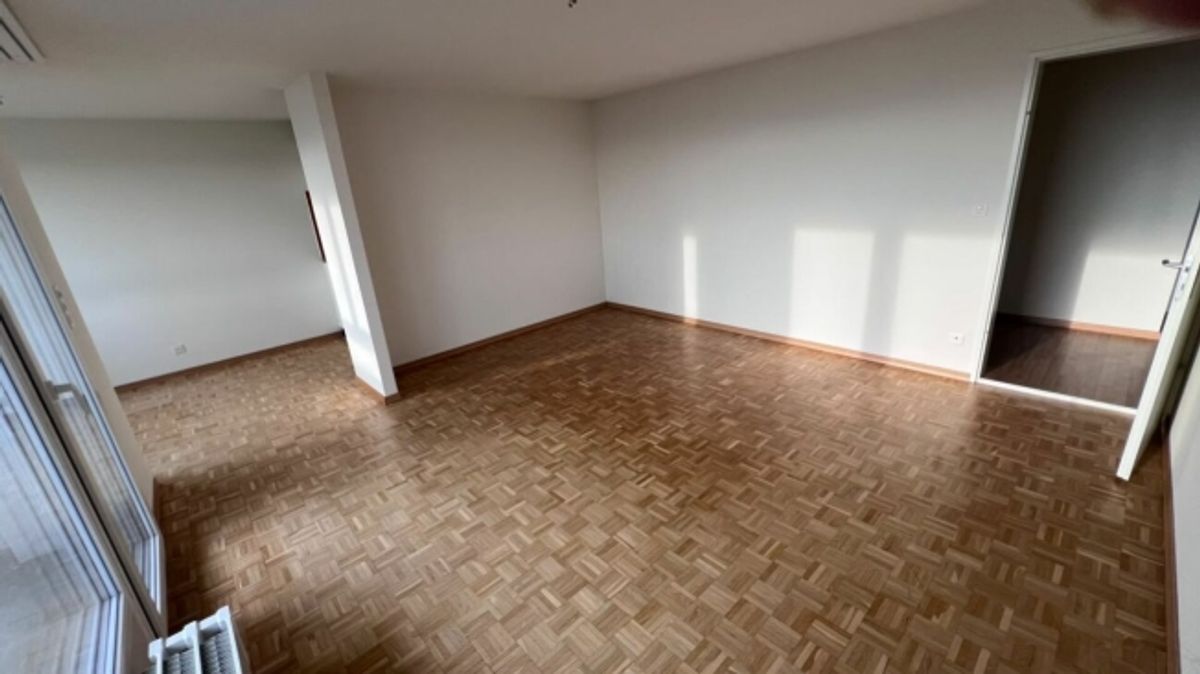 schöne helle 2 1/2 Zimmer Wohnung - 7