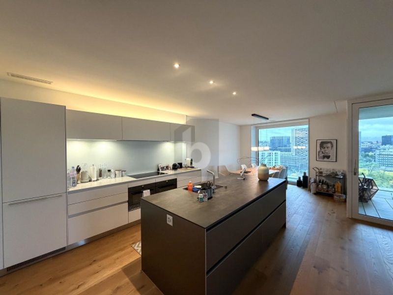 DECKENHOHE FENSTERFRONTEN MIT PANORAMASICHT! - 2