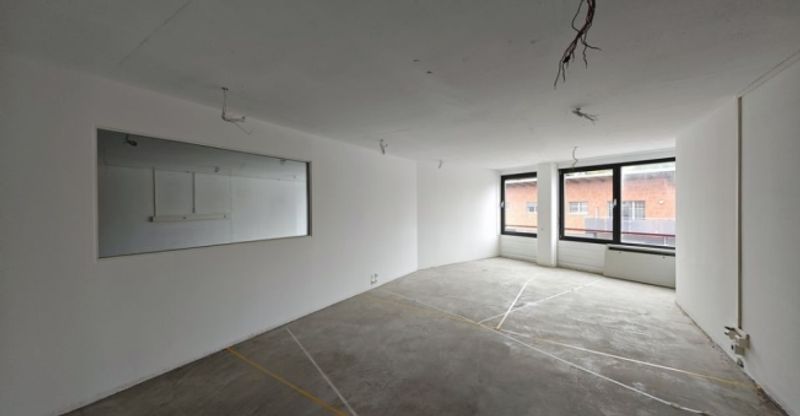 ECHALLENS - 597 m2 de surfaces polyvalentes au coeur du Gros-de-Vaud - 12
