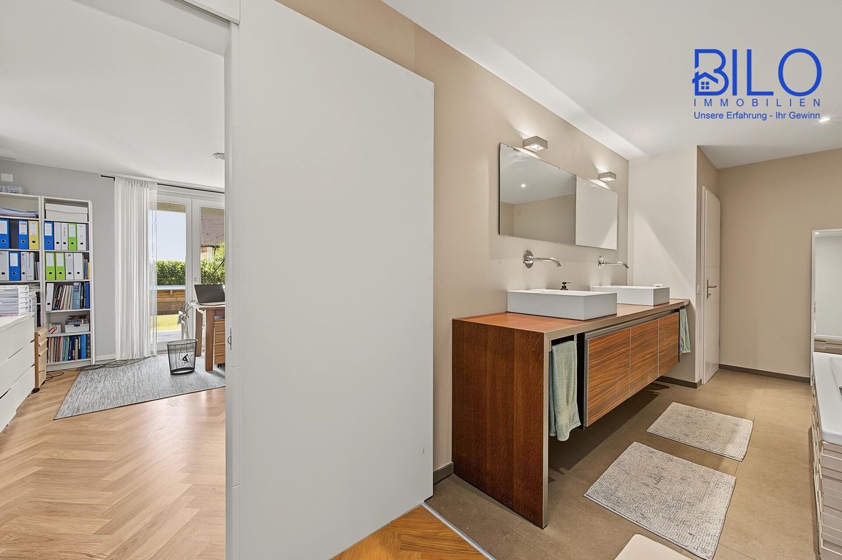 Exklusive 5,5‑Zimmer-Oase: ruhig gelegen mit Weitblick und Pool - 21