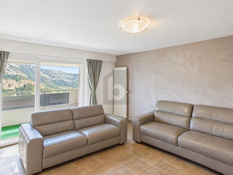 BALCON ET VUE IMPRENABLE- COMBLES AMENAGEABLES - 4