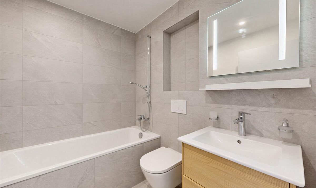 2024 4.5-room apartment with garden, terrace and lake view - 9