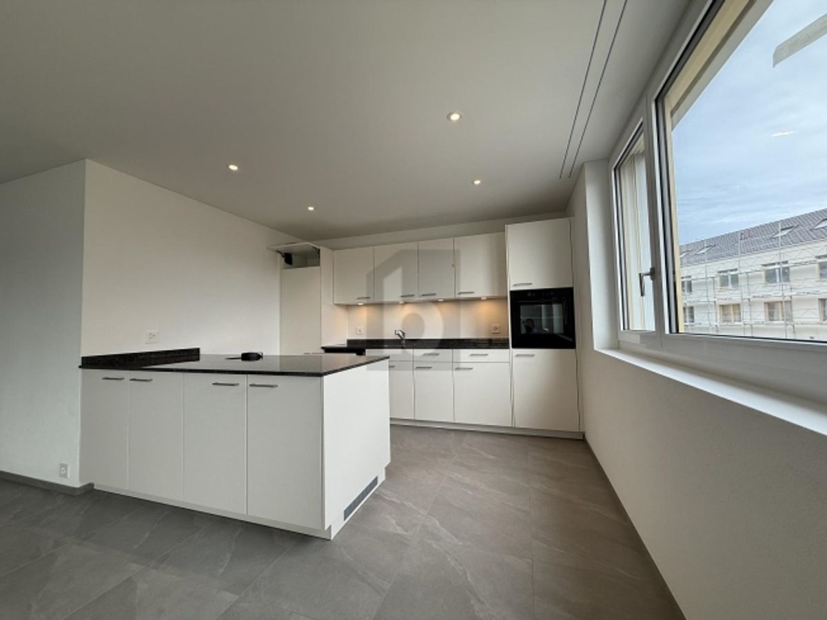 GROSSZÜGIG WOHNEN MIT BALKON & WEITBLICK - 0