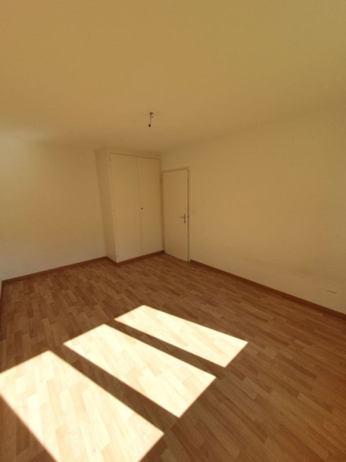 schöne 2.5-zimmer Wohnung im Hochparterre - 10