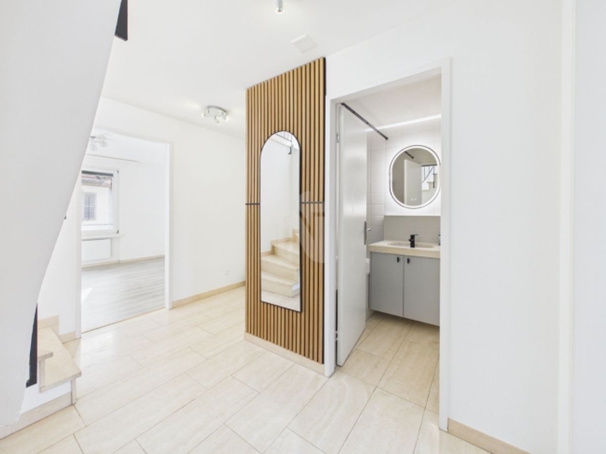 Frisch renovierte Maisonettewohnung im Herzen von Aesch - 3