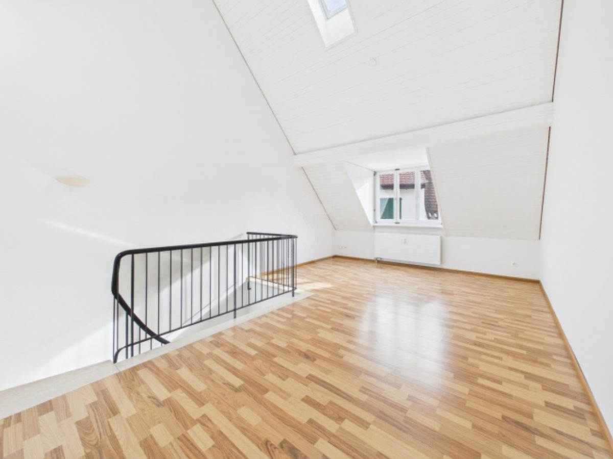 Frisch renovierte Maisonettewohnung im Herzen von Aesch - 7