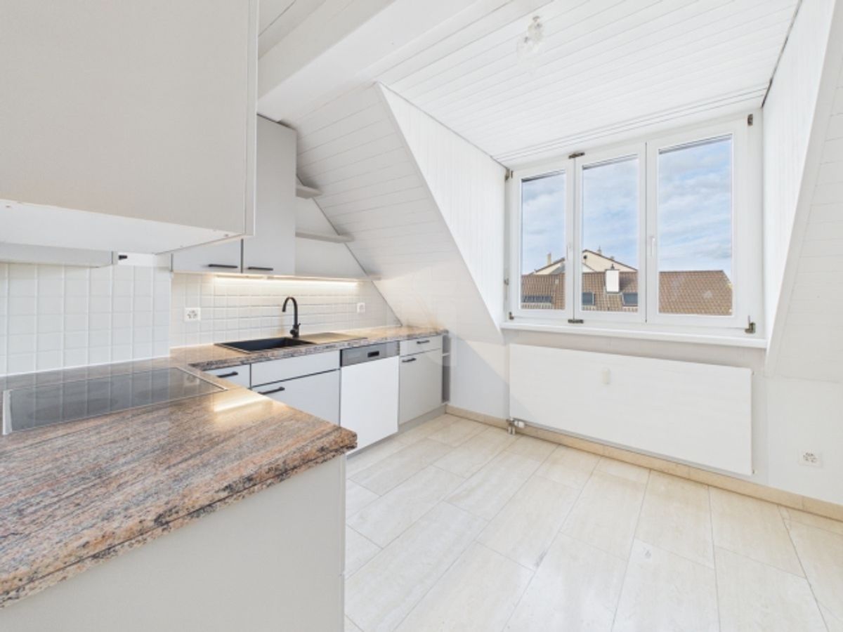 Frisch renovierte Maisonettewohnung im Herzen von Aesch - 9