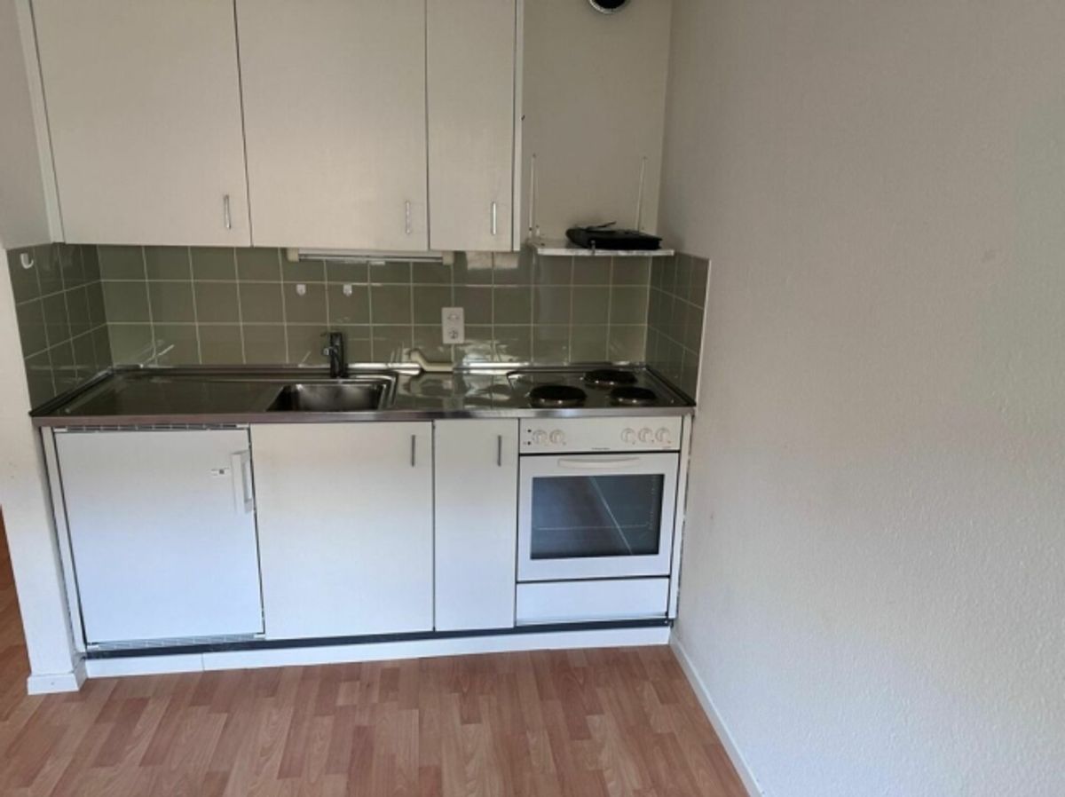 Helle 2 Zimmerwohnung mit Balkon ins Grüne zu vermieten - 2