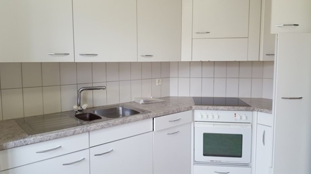 Grosszügige 3 1/2-Zimmerwohnung mit Balkon - 2