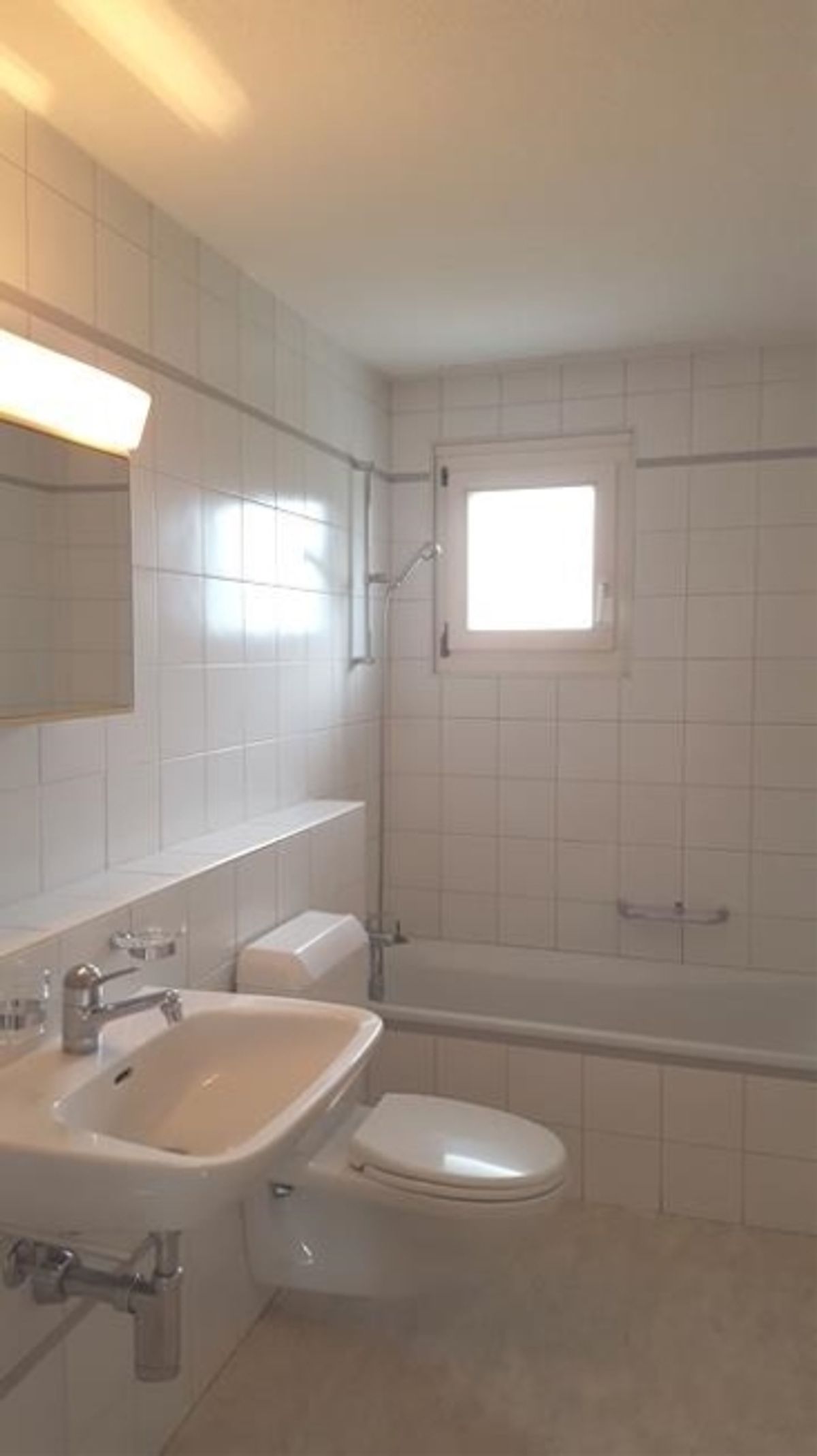 Grosszügige 3 1/2-Zimmerwohnung mit Balkon - 3