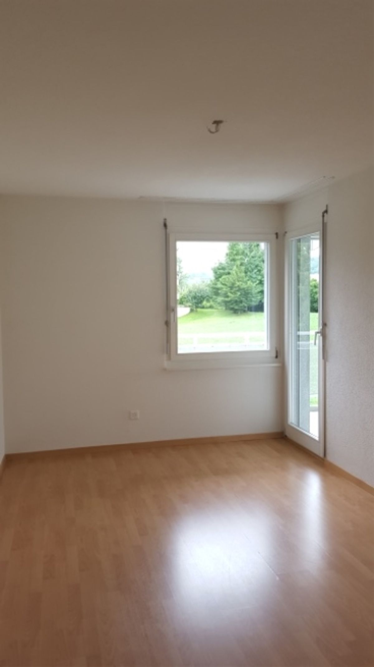 Grosszügige 3 1/2-Zimmerwohnung mit Balkon - 5