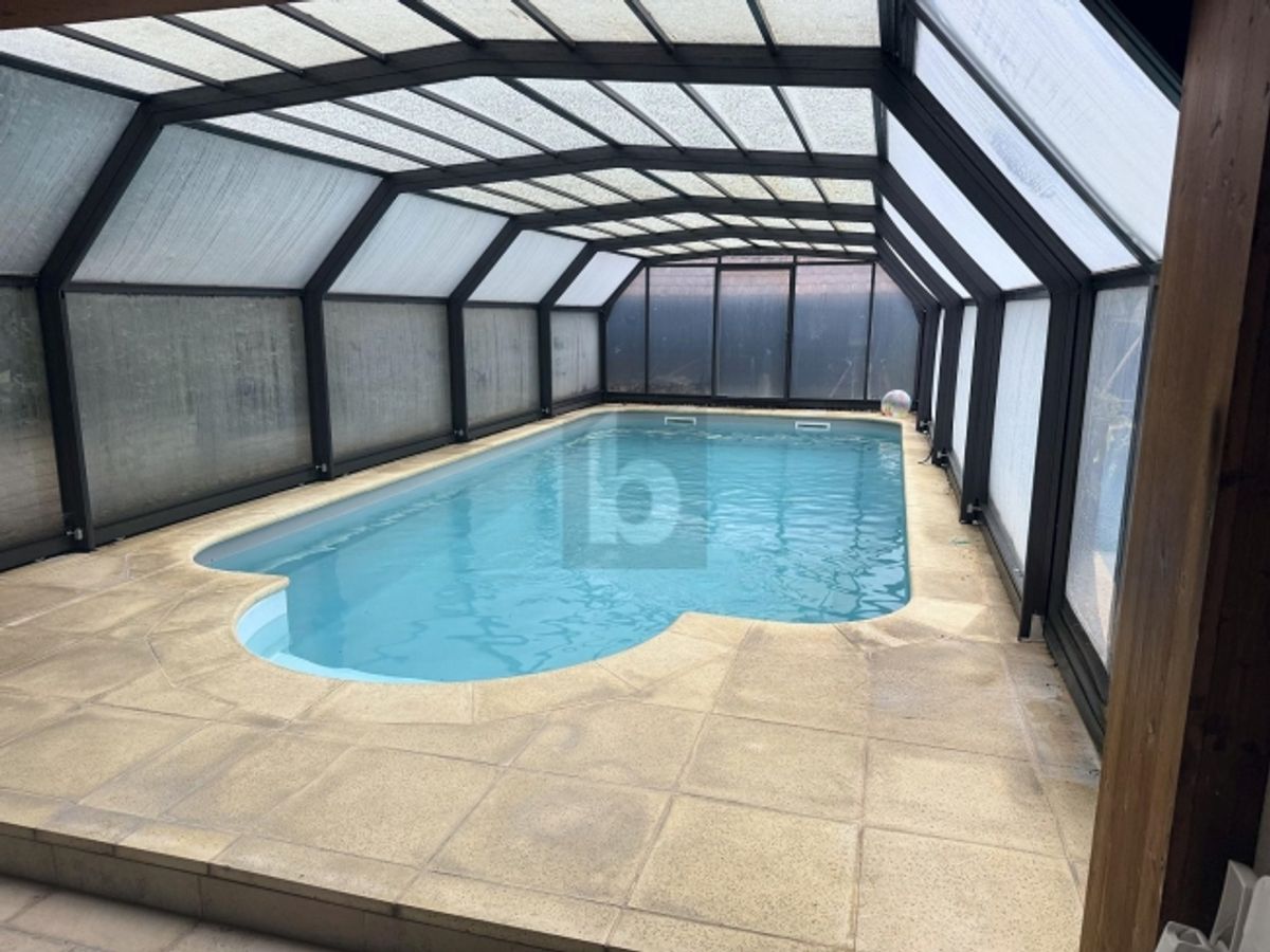 BEAU, RÉNOVÉ AVEC JARDIN ET PISCINE - 3