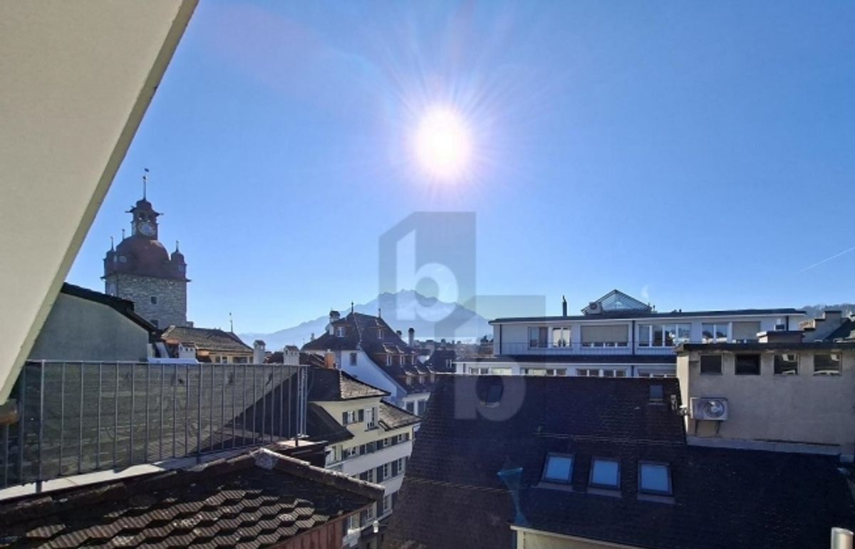 CHARMANTE ALTSTADT-MAISONETTE BEZUGSBEREIT - 0