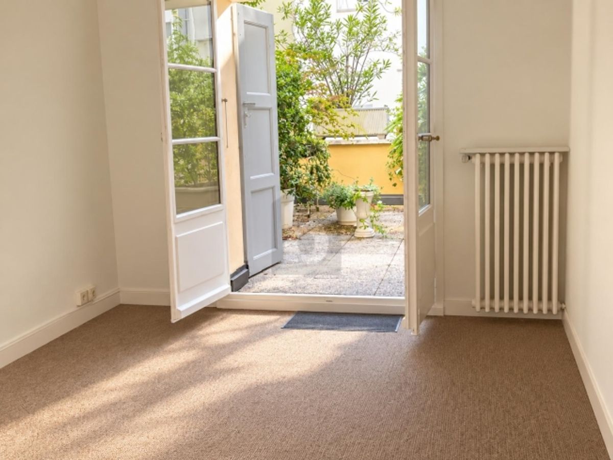 BEL ESPACE DE BUREAU AVEC TERRASSE PRIVATIVE - 2