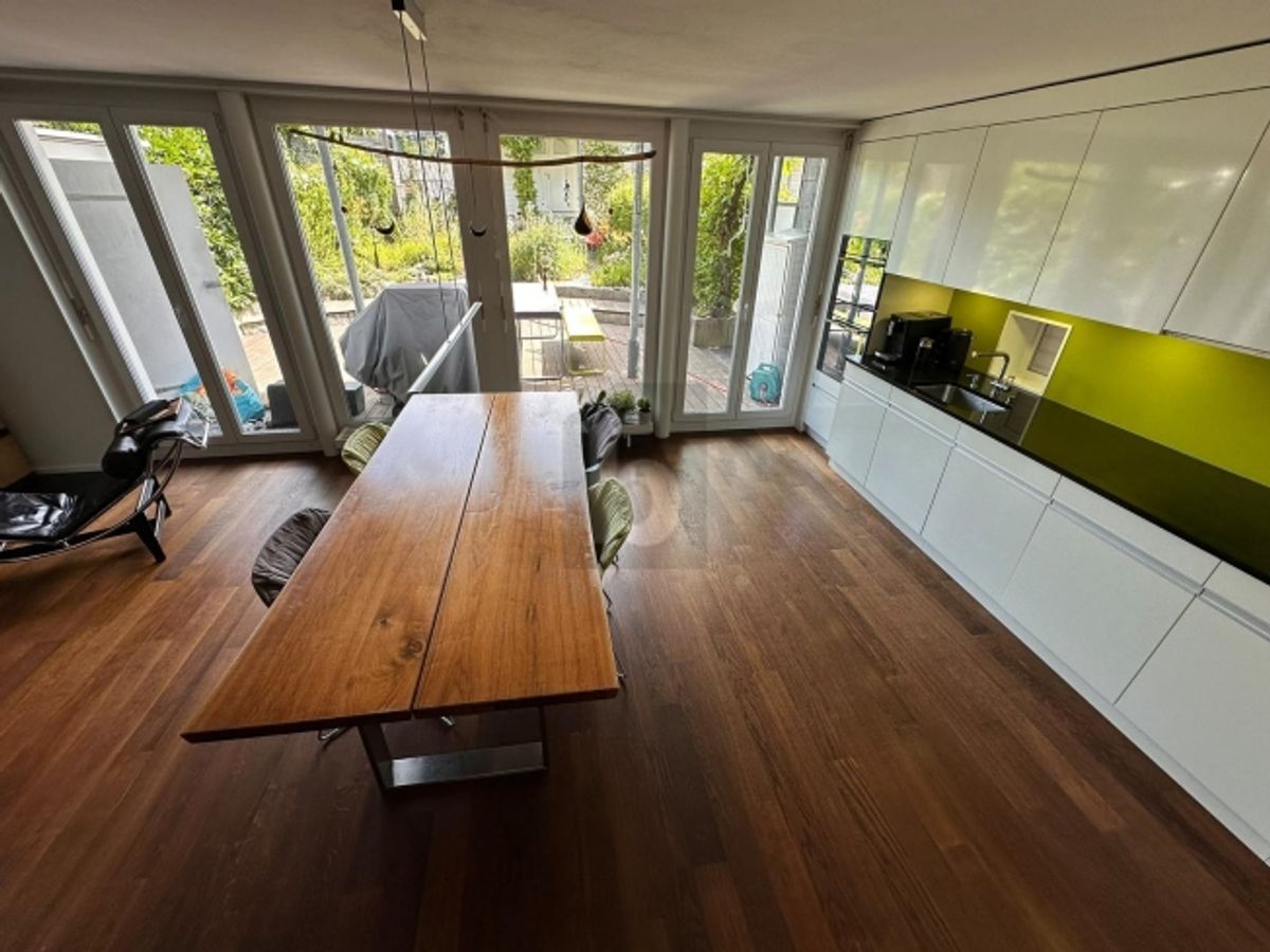 STILVOLL MÖBLIERT - PRIVATER GARTEN - BEFR. 12 MONATE - 2