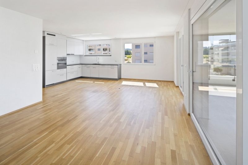 Moderne Wohnoase mit grosser Terrasse und viel Licht - 2