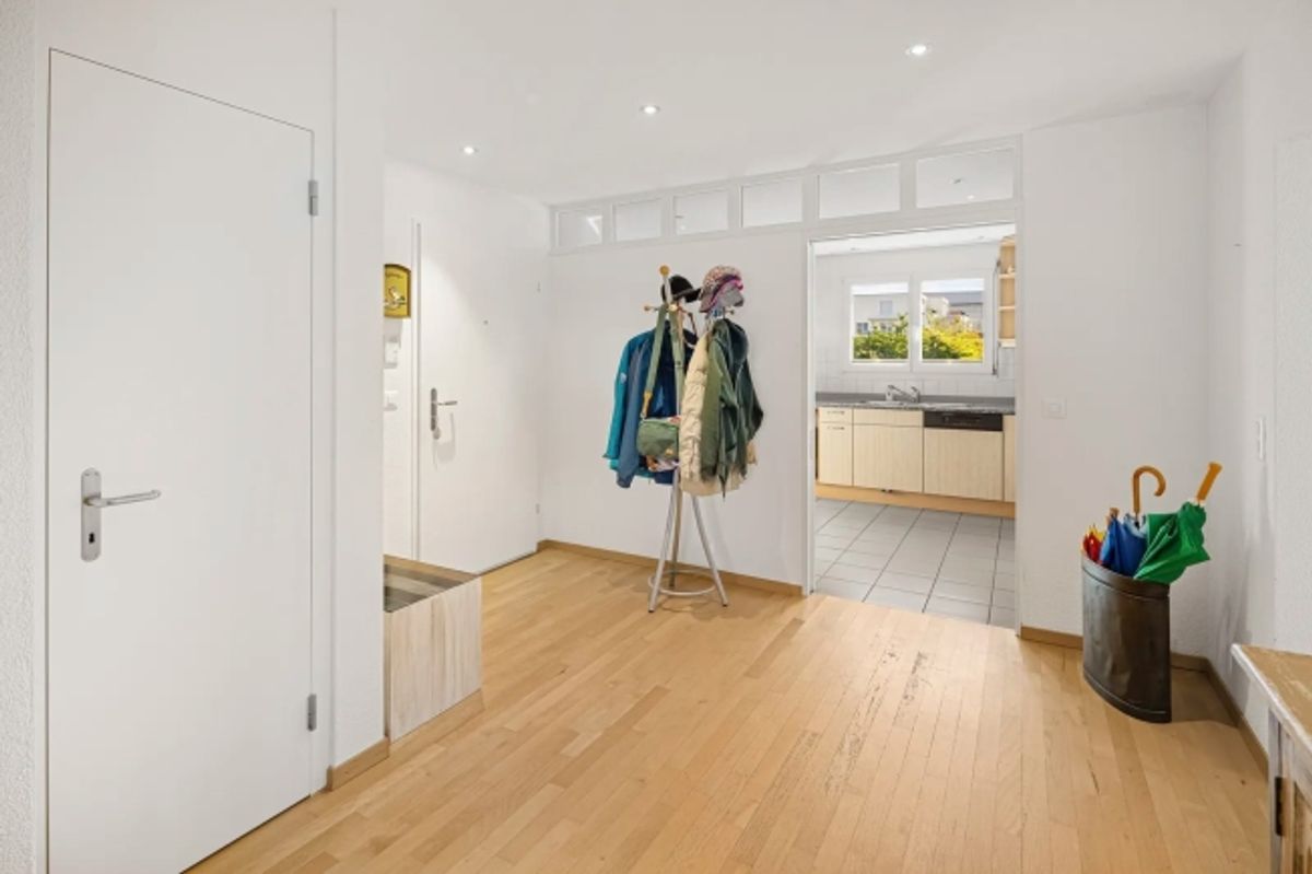 Zentrale, ruhige Wohnoase mit Sonnenbalkon und tiefem Steuerfuss - 6