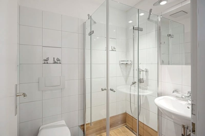 Zentrale, ruhige Wohnoase mit Sonnenbalkon und tiefem Steuerfuss - 8