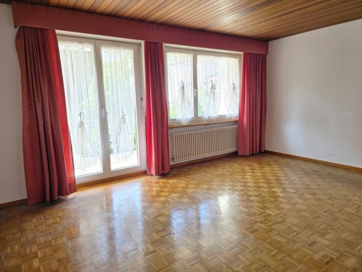 Reserviert Charmantes 4.5-Zimmer-EFH mit praktischem Grundriss - 2