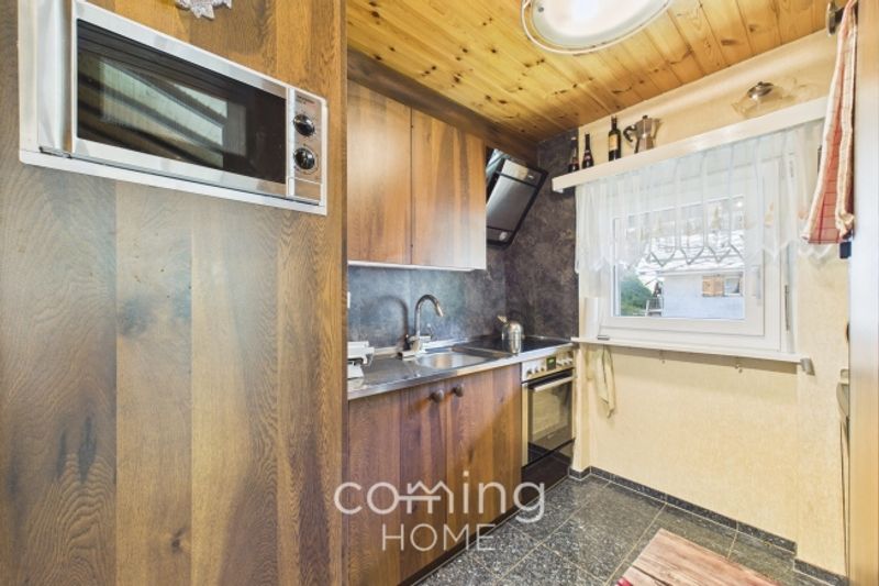 Charmante 2.5-Zimmer-Wohnung in Saas-Grund - Mit Cheminée, Bergsicht & grossem Balkon - 4