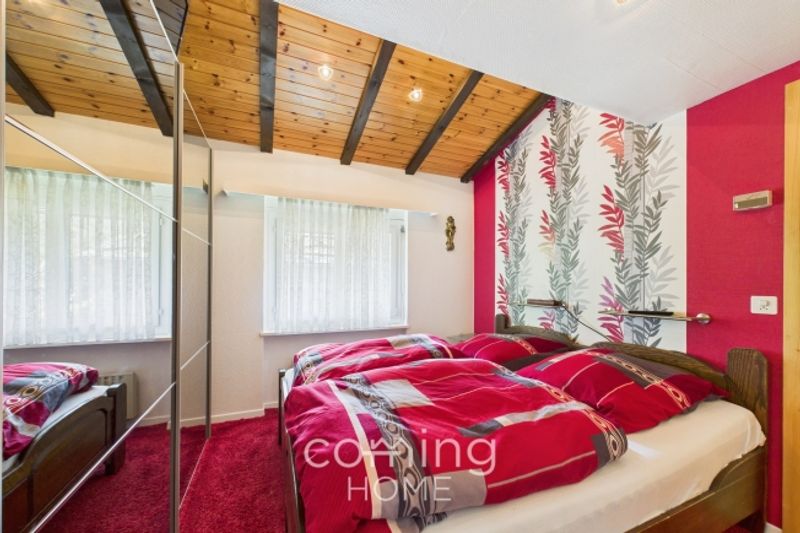 Charmante 2.5-Zimmer-Wohnung in Saas-Grund - Mit Cheminée, Bergsicht & grossem Balkon - 7