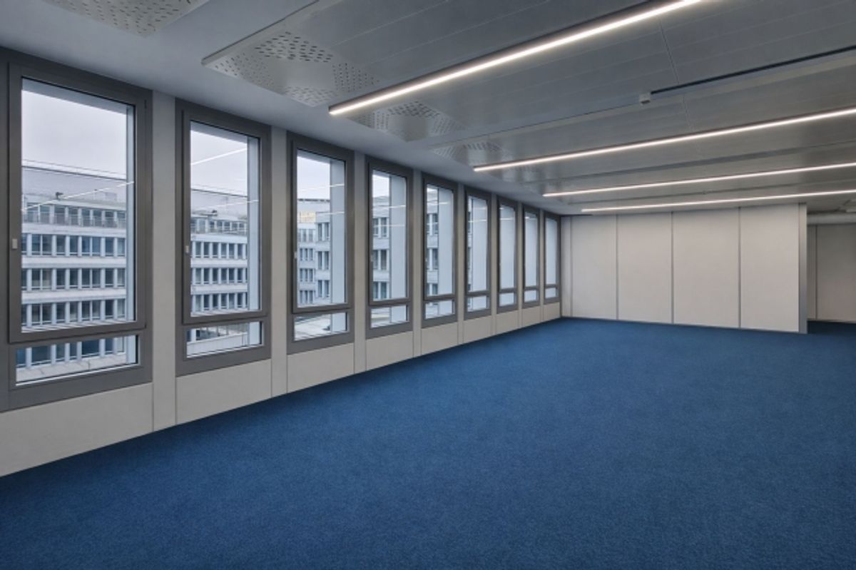 JETZT NEU MIT SHOWFLÄCHE! 220 m² Open Space mit 3 Einzelbüros! - 7