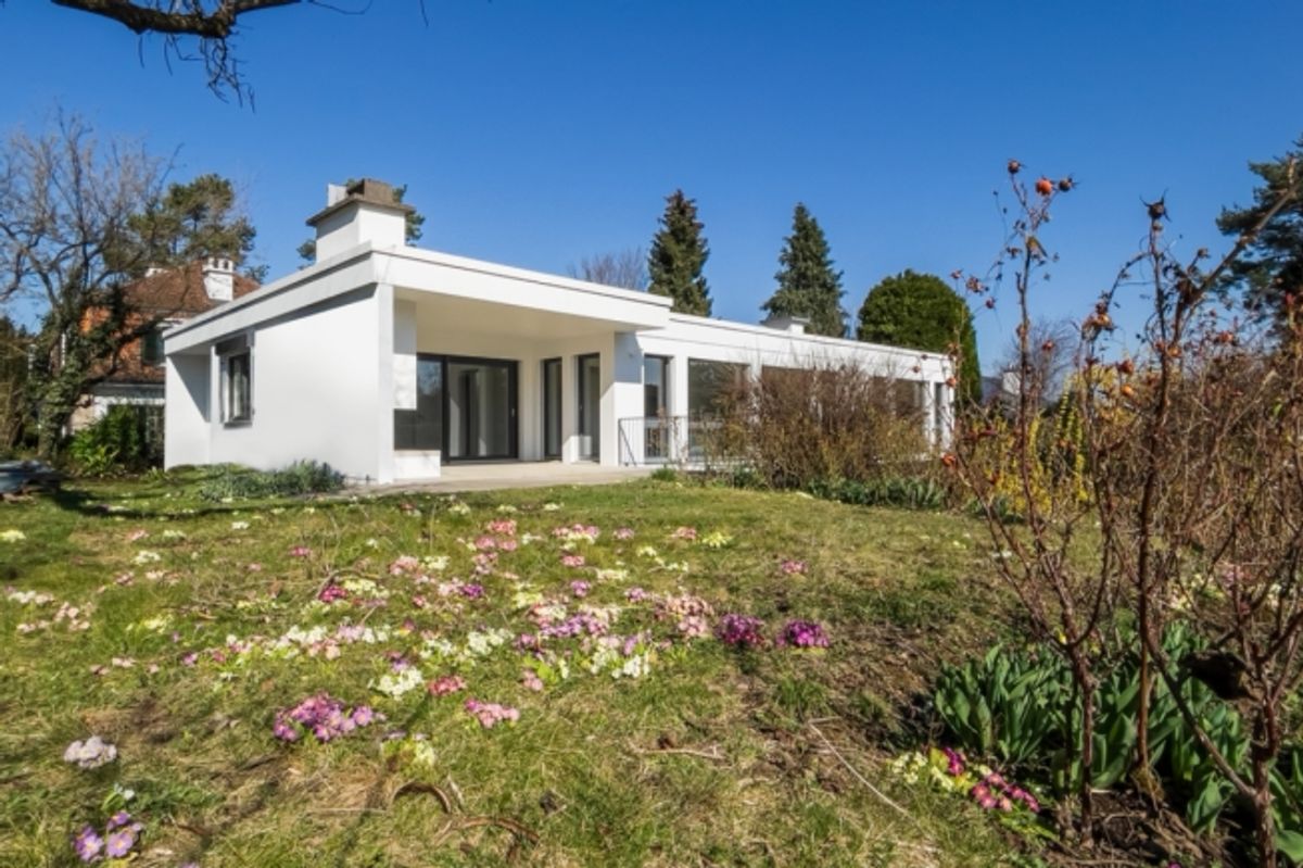 Einzigartiges 8.5-Zimmer-EFH mit grossem Garten - 0