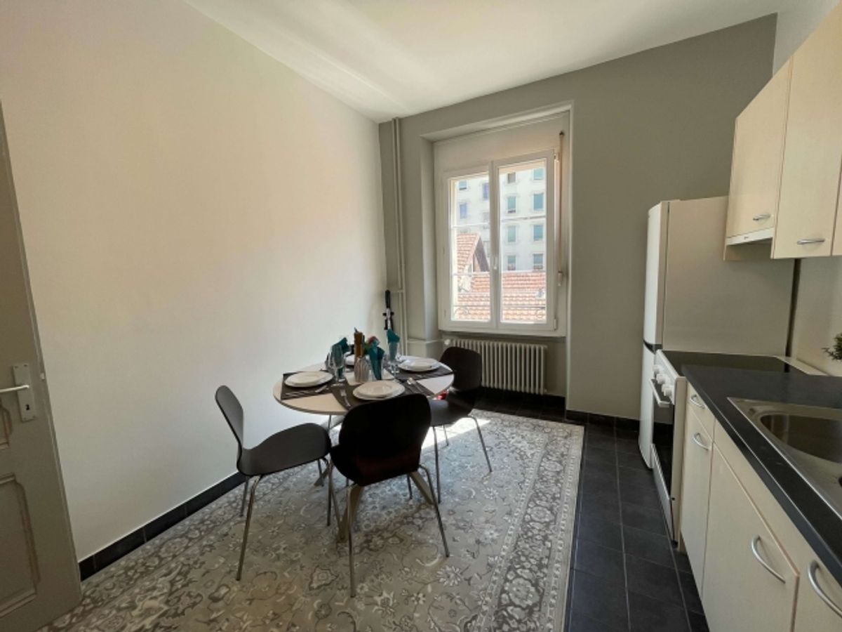 Your Next Chapter Starts Here - Furnished Room in a Top Location - 9
