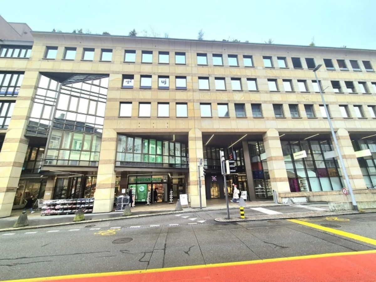 Büro mit 9 Räumen und 211 m² nahe Bahnhof Aarau mieten - 2