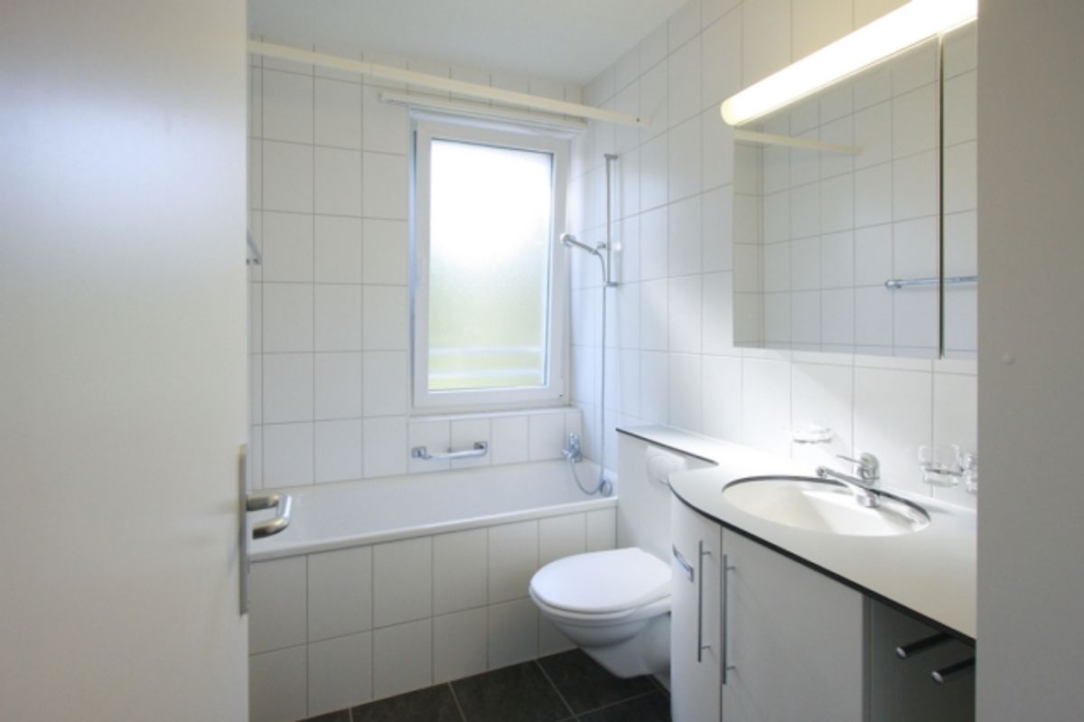 Sonnige Wohnung mit zwei Balkonen an zentraler Lage - 4