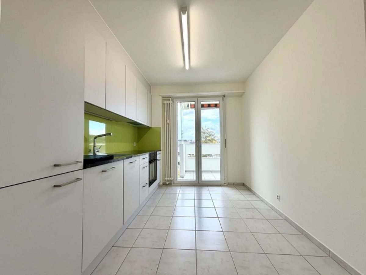 3.5-Zimmer-Wohnung mit Balkon und Weitblick in Therwil mieten - 0