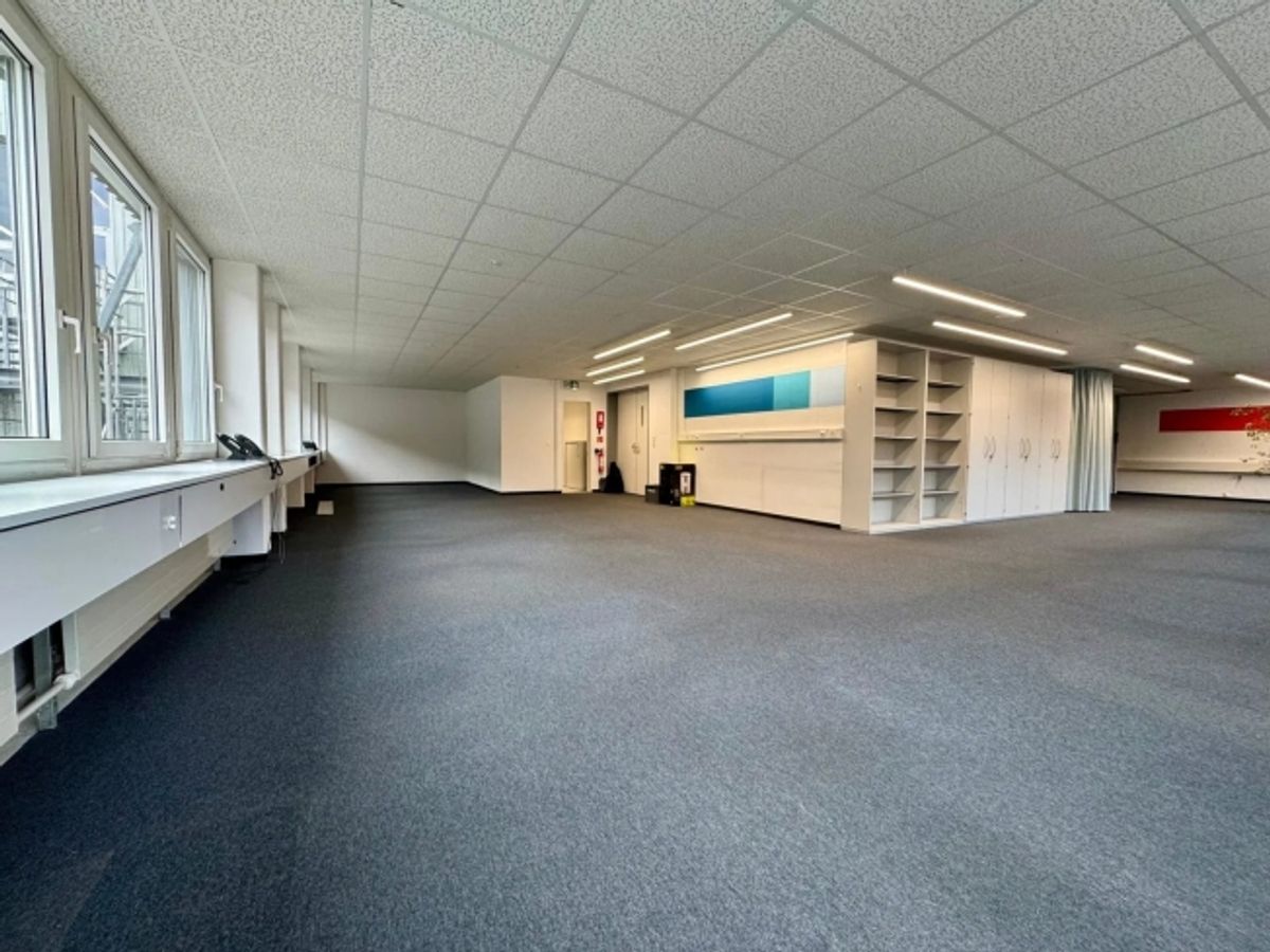 Helle Bürofläche mit 188 m² und Lift in Brugg mieten - 1