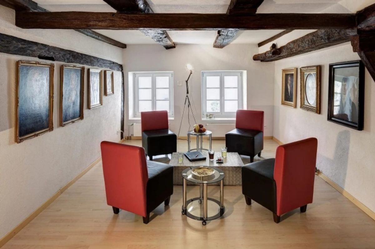 Charmantes 5-Zimmer-Doppelhaus mit Balkon in Effingen mieten - 3