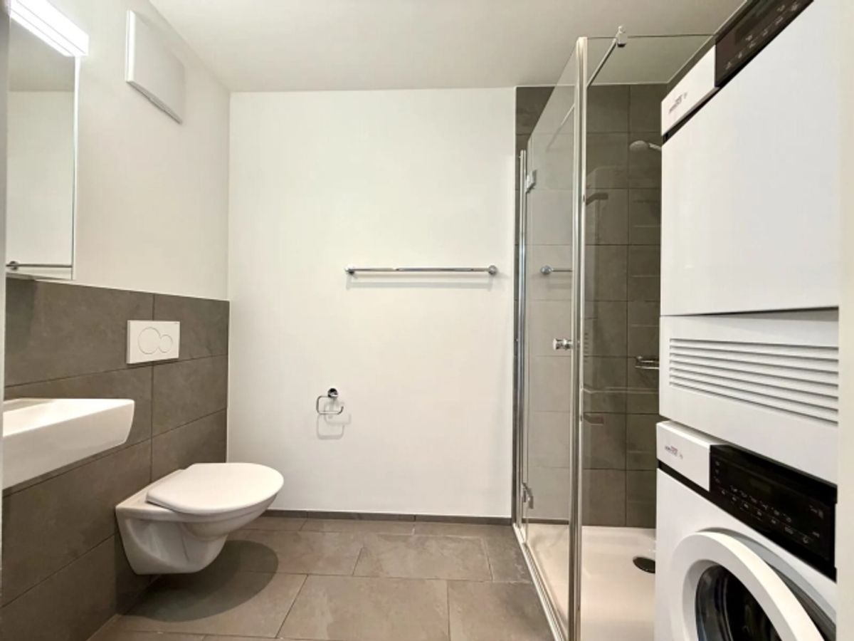 Renovierte 4.5-Zimmer-Wohnung mit Balkon und Lift in Laufen - 5