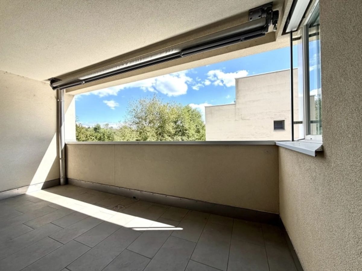 Renovierte 4.5-Zimmer-Wohnung mit Balkon und Lift in Laufen - 6