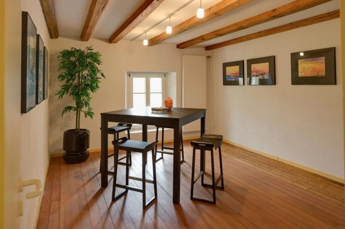 Charmantes 5-Zimmer-Doppelhaus mit Balkon in Effingen mieten - 9