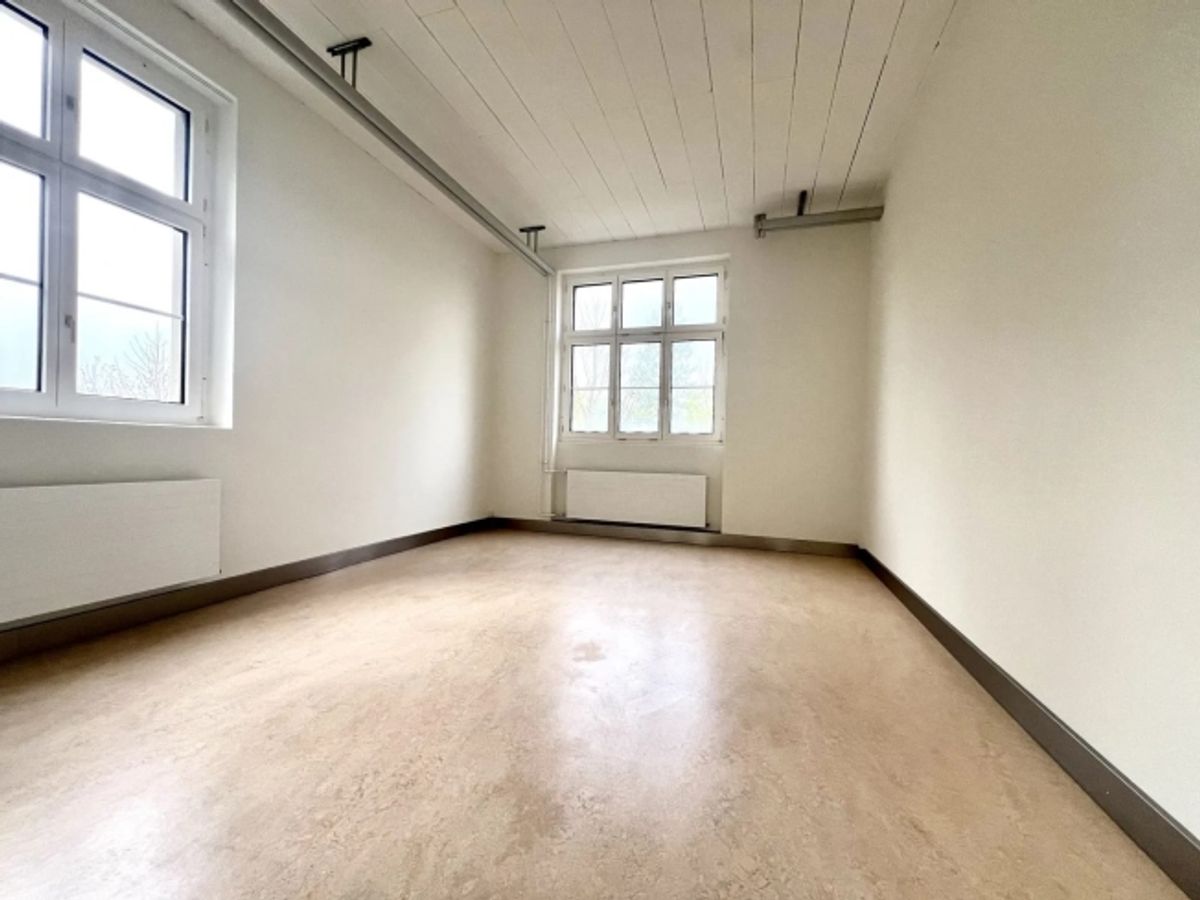 2.5-Zimmer-Loft mit 180 m² und offener Küche in Oberdorf mieten - 2