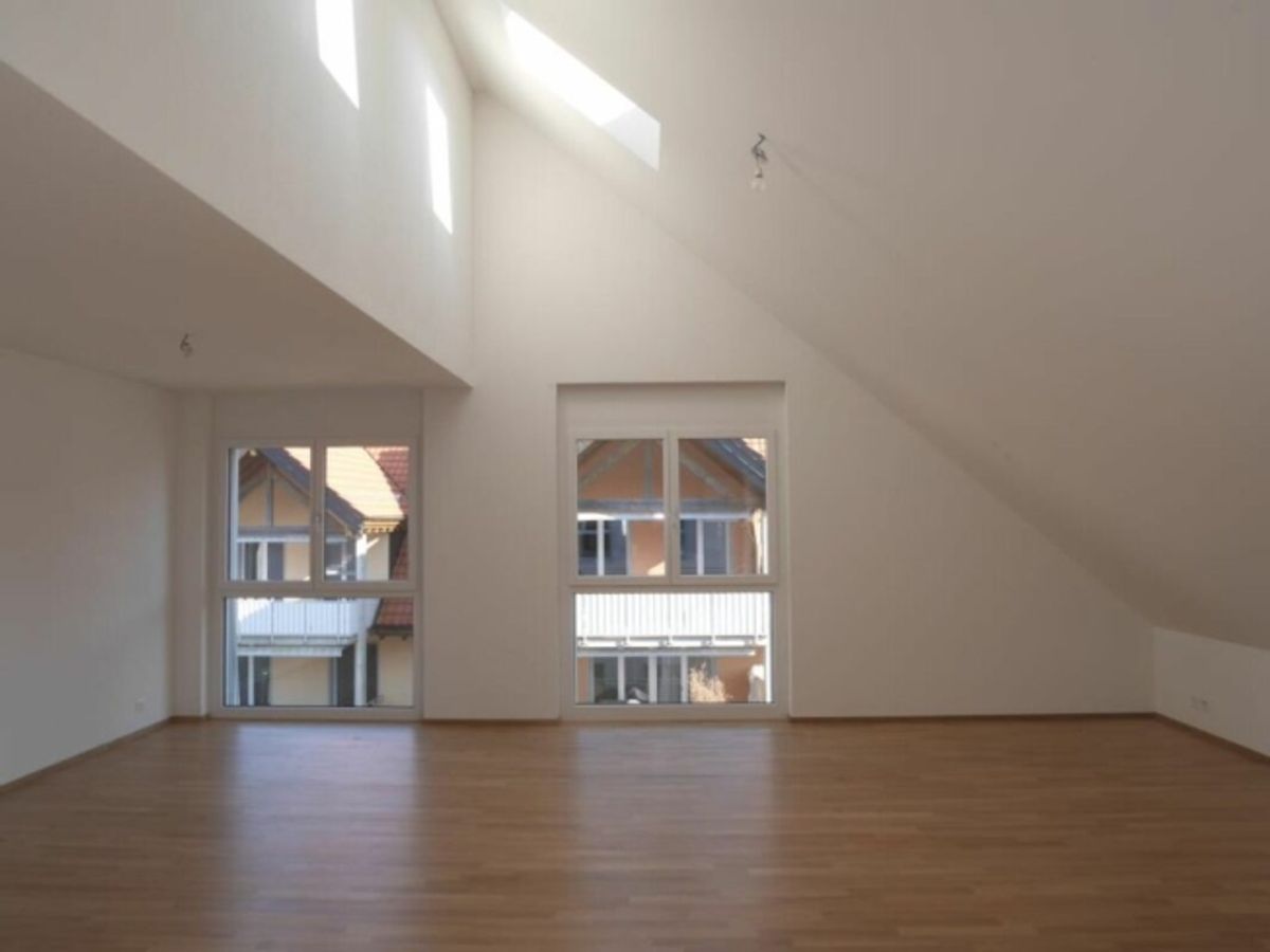 grosse 3.5-Zi-Maisonette Wohnung mit Loggia - 1