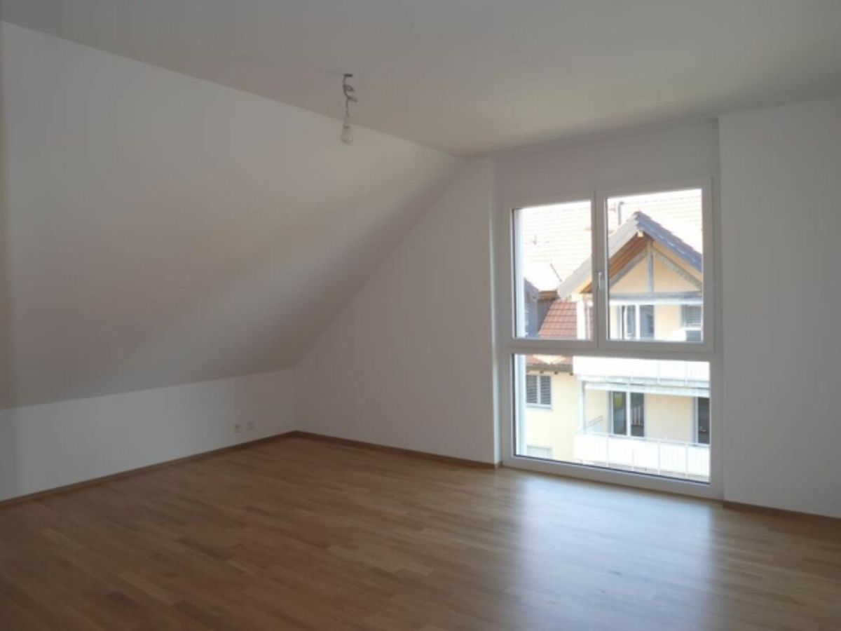 grosse 3.5-Zi-Maisonette Wohnung mit Loggia - 2