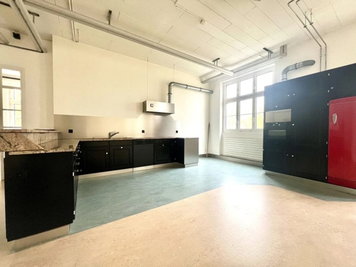 2.5-Zimmer-Loft mit 180 m² und offener Küche in Oberdorf mieten - 5