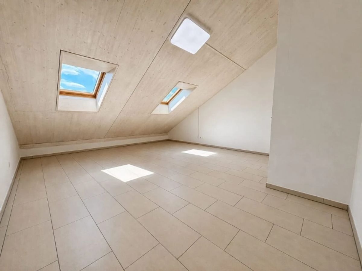 5.5-Zimmer-Maisonette mit Balkon und Weitblick in Scherz mieten - 5