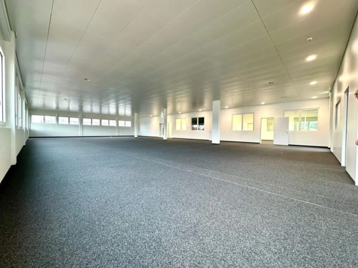 Büro mit 537 m² direkt beim Bahnhof Würenlos mieten - 0