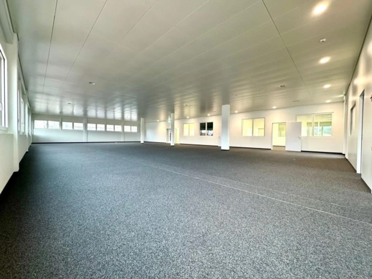 Büro mit 537 m² direkt beim Bahnhof Würenlos mieten - 2