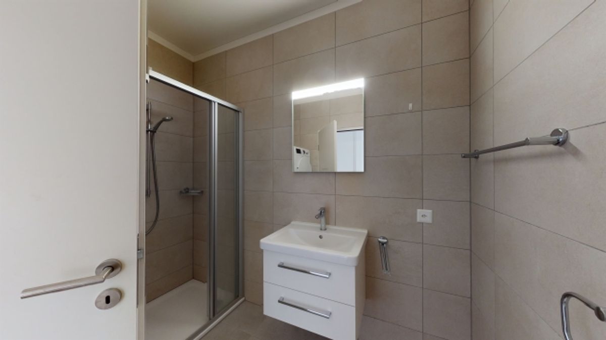 Moderno con terrazzo, a pochi minuti dal centro - 6
