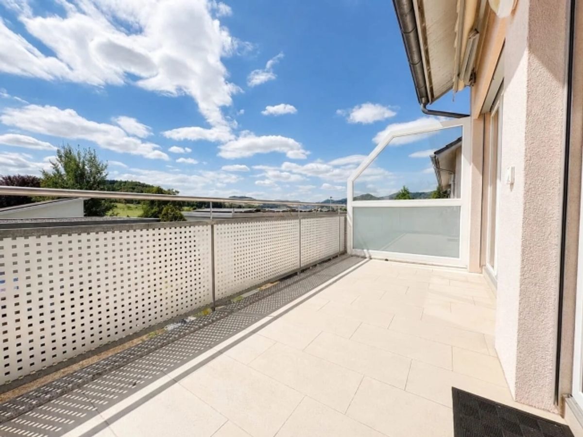 5.5-Zimmer-Maisonette mit Balkon und Weitblick in Scherz mieten - 6