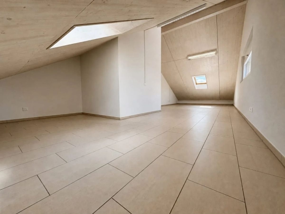 5.5-Zimmer-Maisonette mit Balkon und Weitblick in Scherz mieten - 8