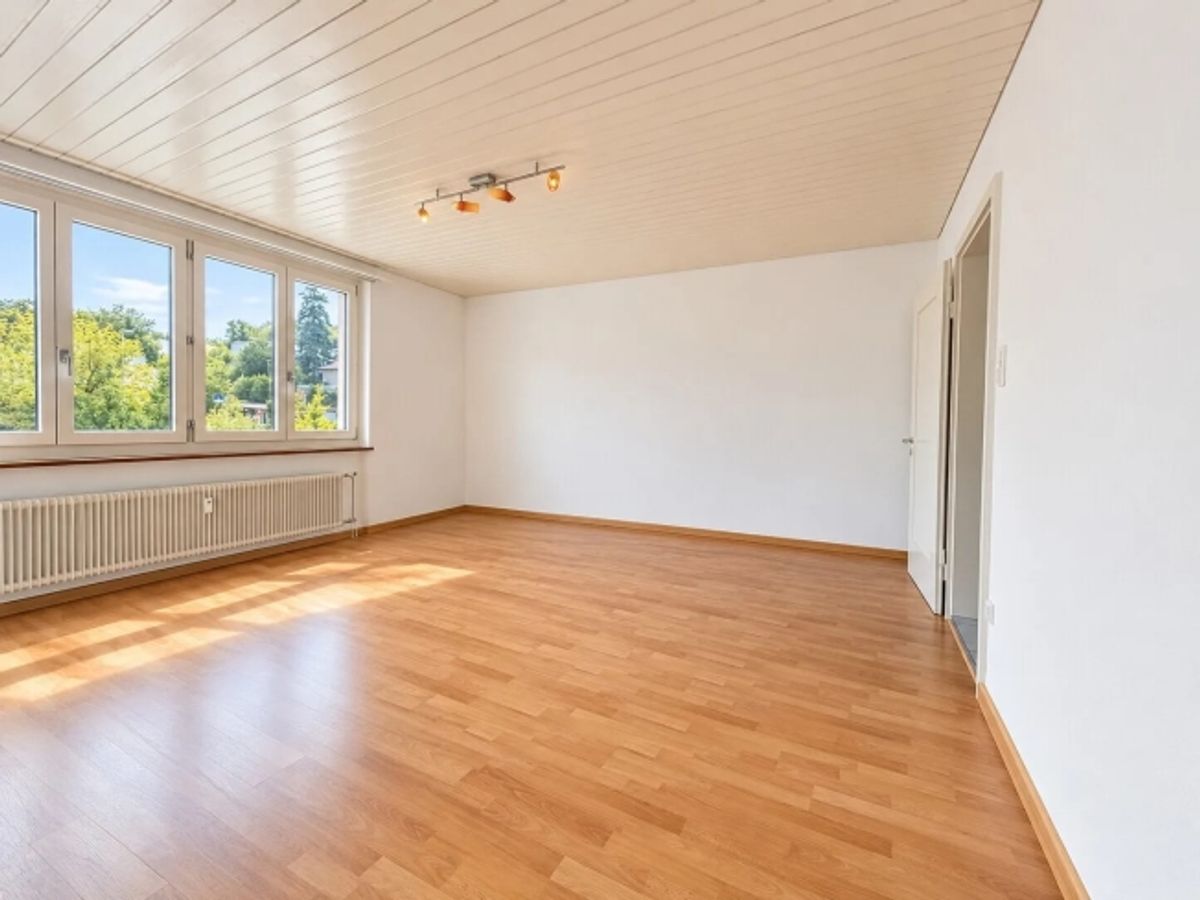 Helle 3.5-Zimmer-Wohnung mit Balkon in Oberwil mieten - 2