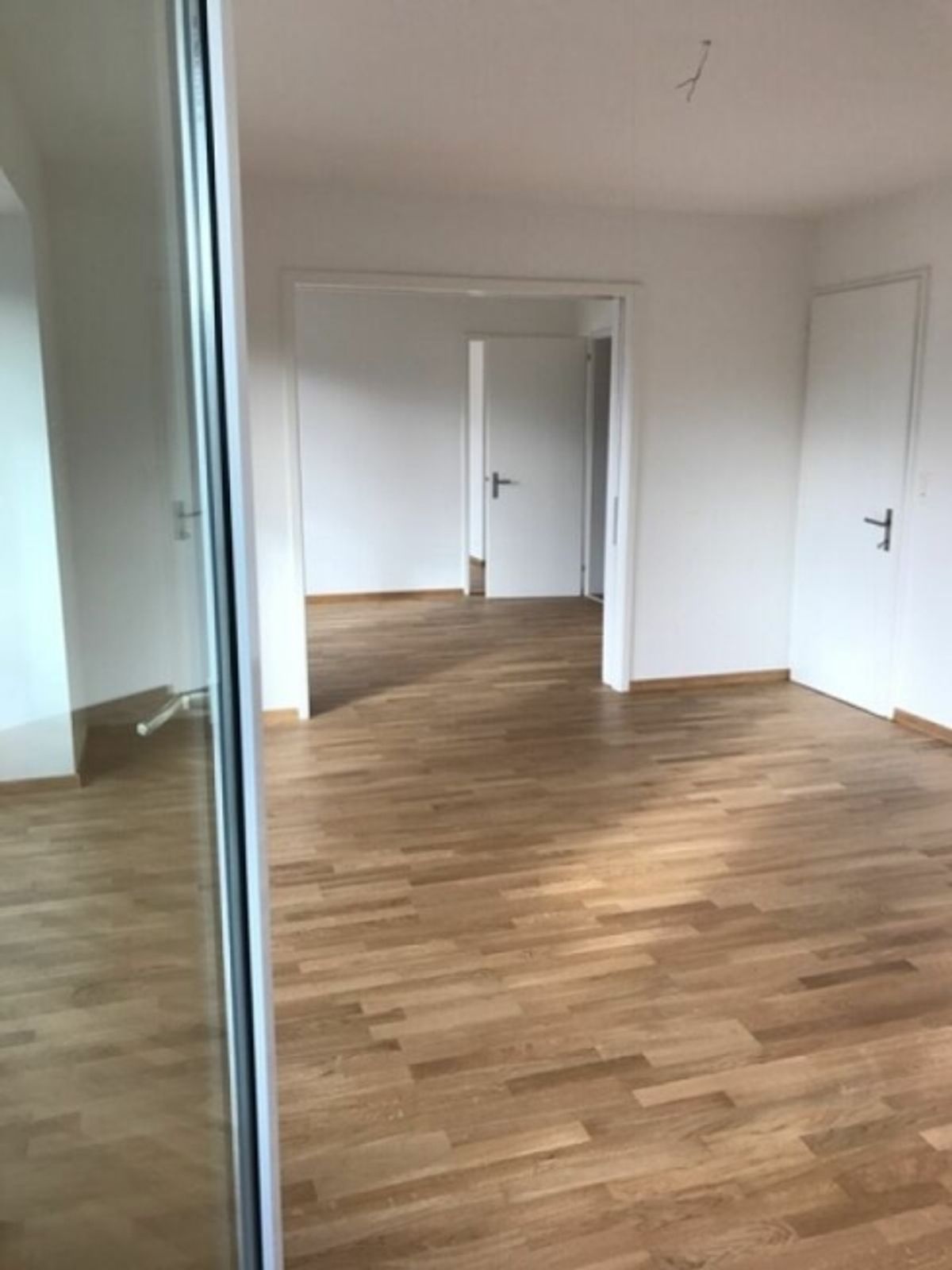 Gemütliche 4-Zimmer-Wohnung in Bahnhofsnähe im 1.OG - 1
