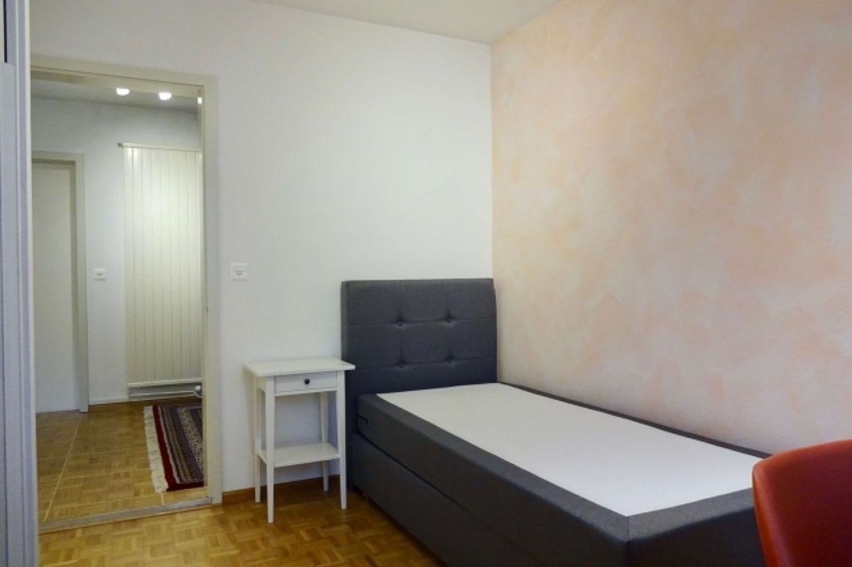 Furnished room in modernised apartment in a top location - 0